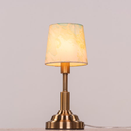 Sparring (Gold,Off-White) Table Lamp